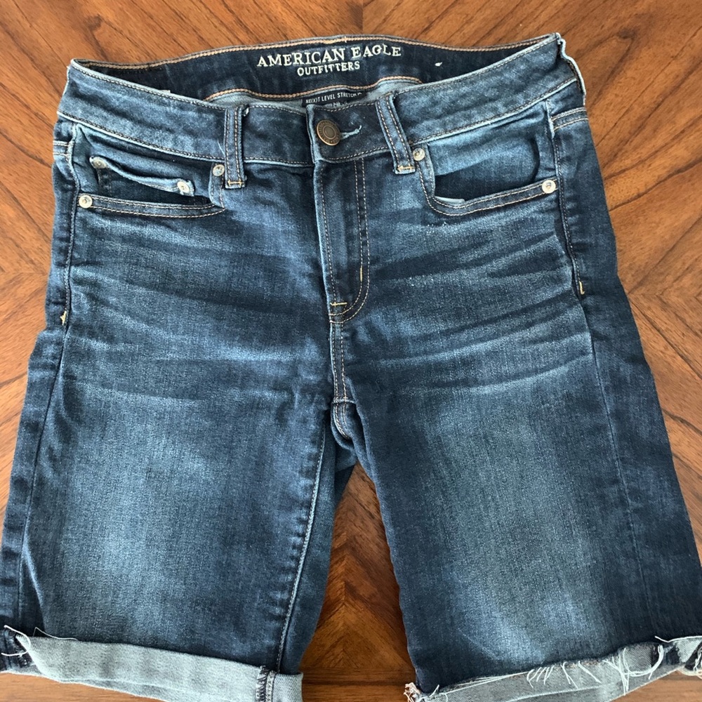 *SOLD*.  Women’s American Eagle shorts